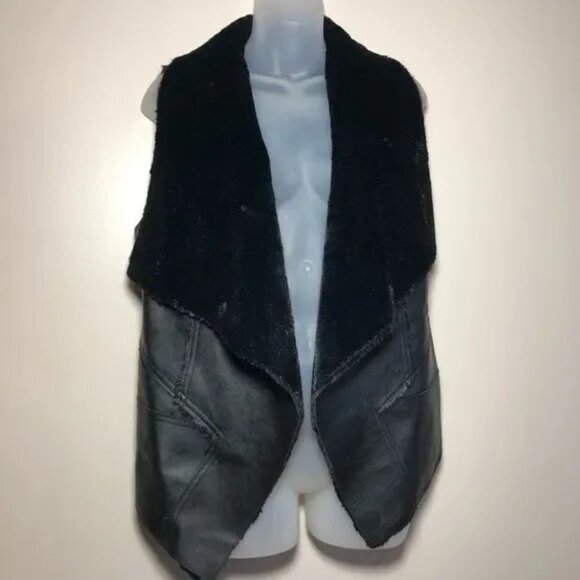 BLANK NYC WOMEN'S BLACK FAUX LEATHER & FAUX FUR DRAPE VEST SIZE MEDIUM - Picture 2 of 7